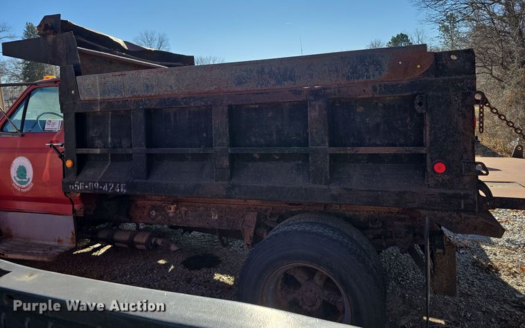 image for item DW3066 1996 Ford F700 dump truck