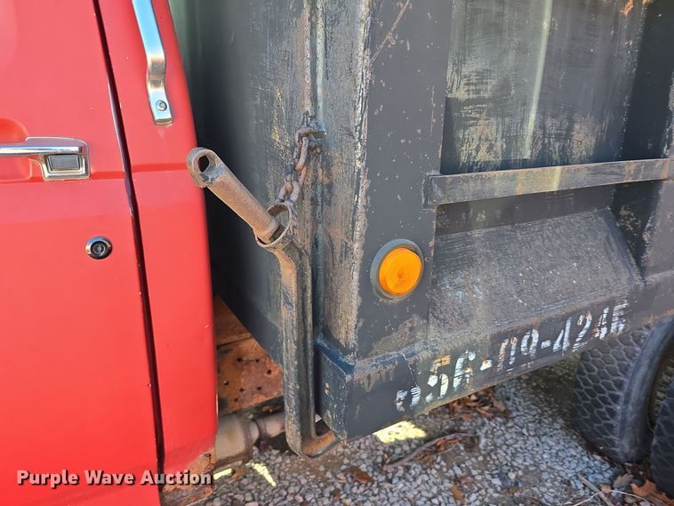 image for item DW3066 1996 Ford F700 dump truck