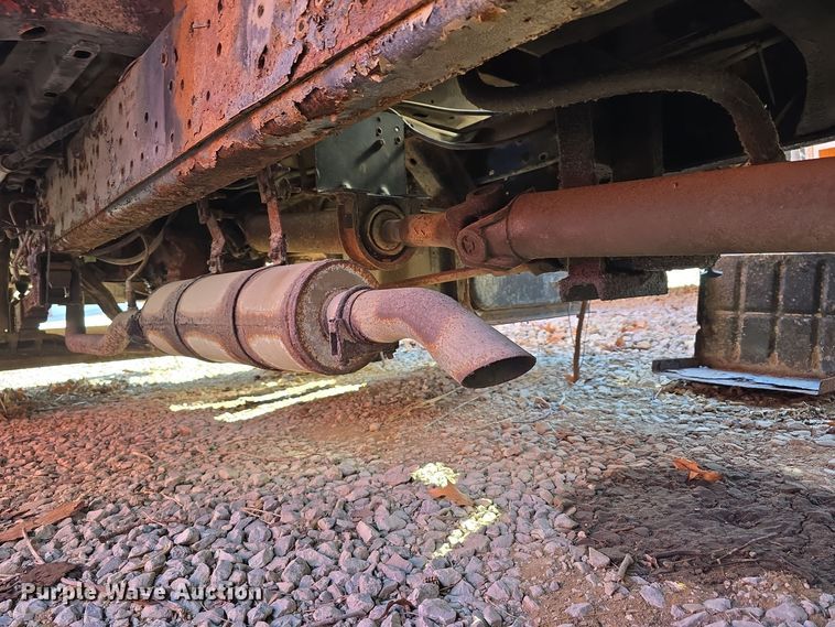 image for item DW3066 1996 Ford F700 dump truck