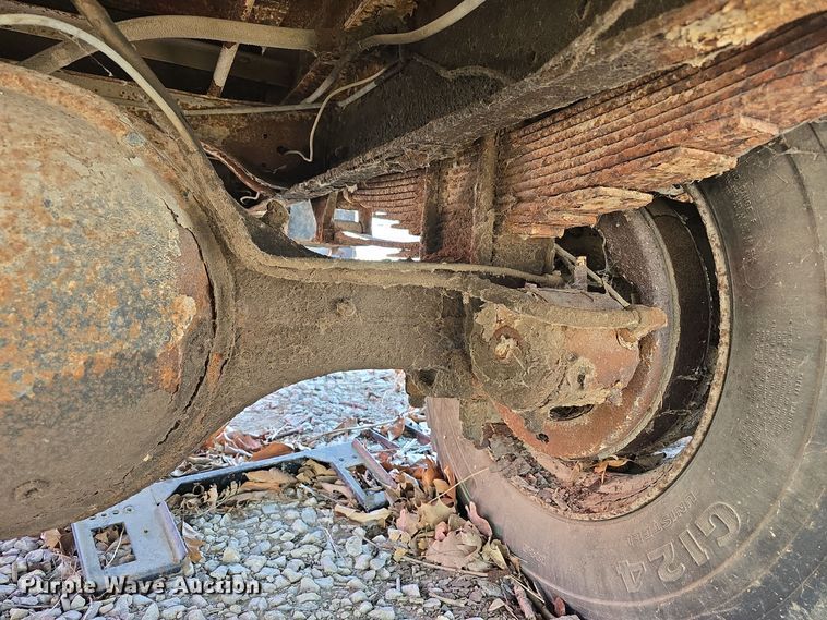 image for item DW3066 1996 Ford F700 dump truck