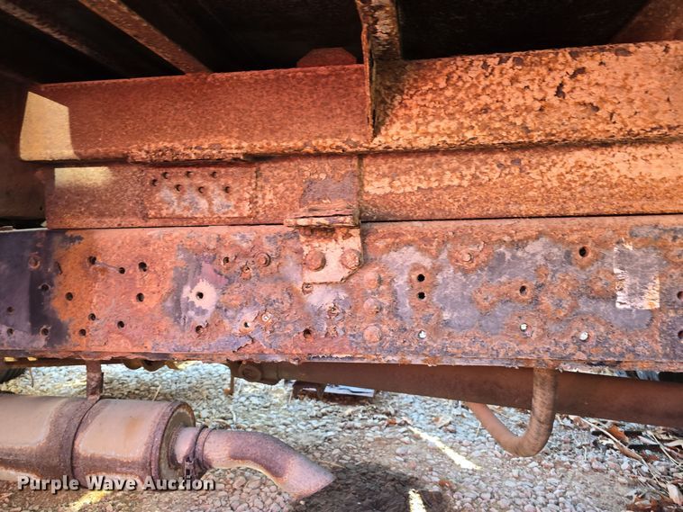 image for item DW3066 1996 Ford F700 dump truck