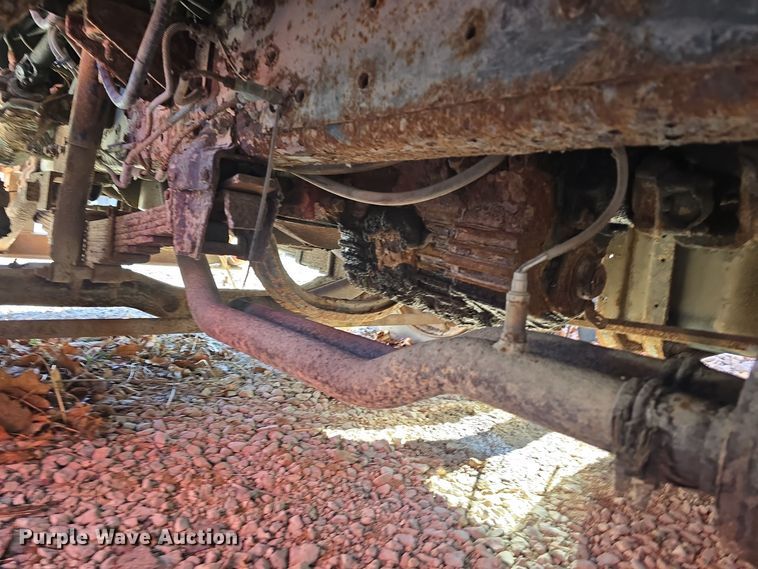 image for item DW3066 1996 Ford F700 dump truck