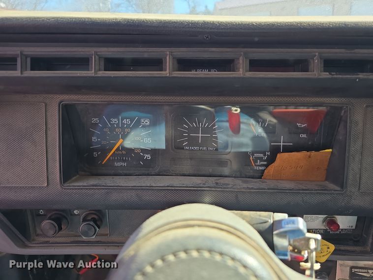 image for item DW3066 1996 Ford F700 dump truck