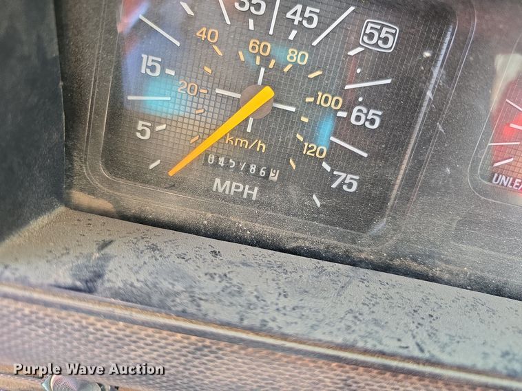 image for item DW3066 1996 Ford F700 dump truck