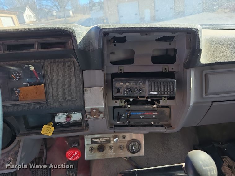 image for item DW3066 1996 Ford F700 dump truck