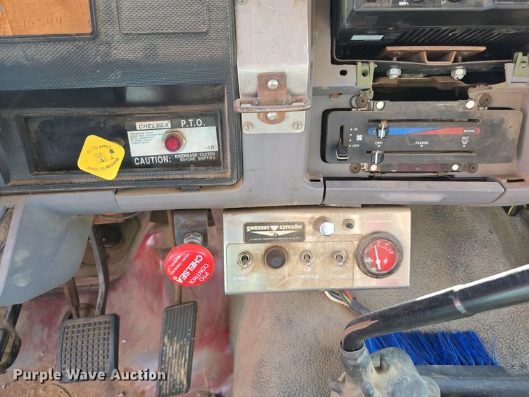 image for item DW3066 1996 Ford F700 dump truck