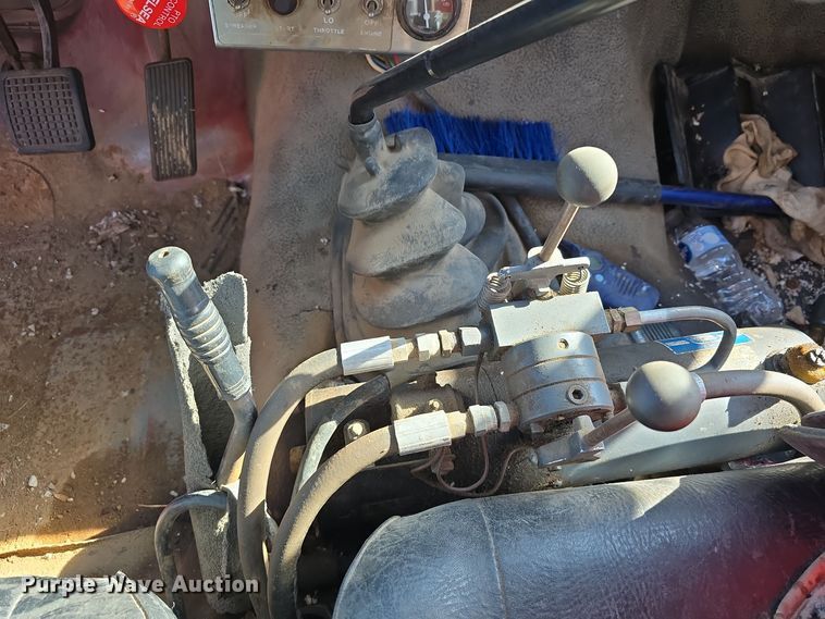 image for item DW3066 1996 Ford F700 dump truck