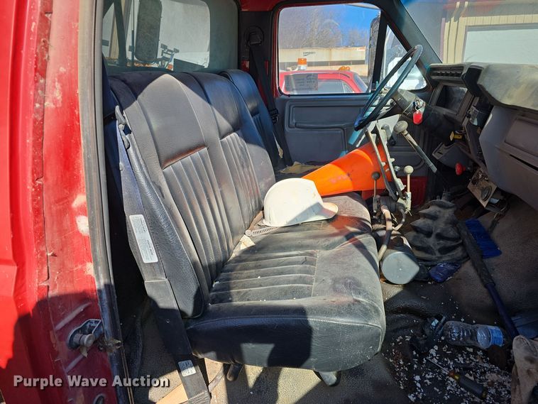 image for item DW3066 1996 Ford F700 dump truck