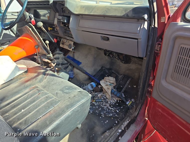 image for item DW3066 1996 Ford F700 dump truck