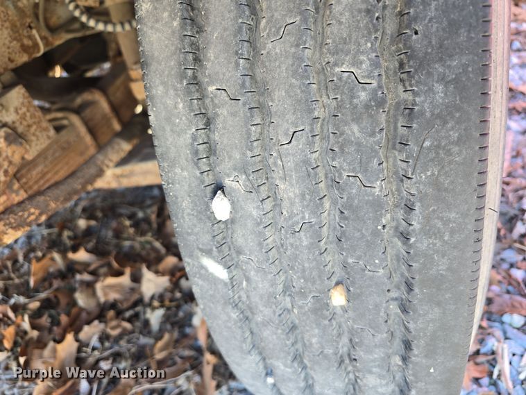 image for item DW3066 1996 Ford F700 dump truck