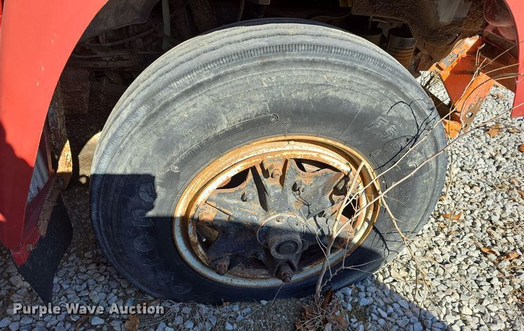 image for item DW3066 1996 Ford F700 dump truck