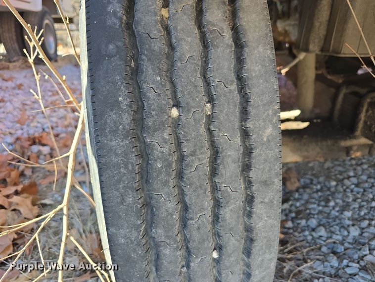 image for item DW3066 1996 Ford F700 dump truck