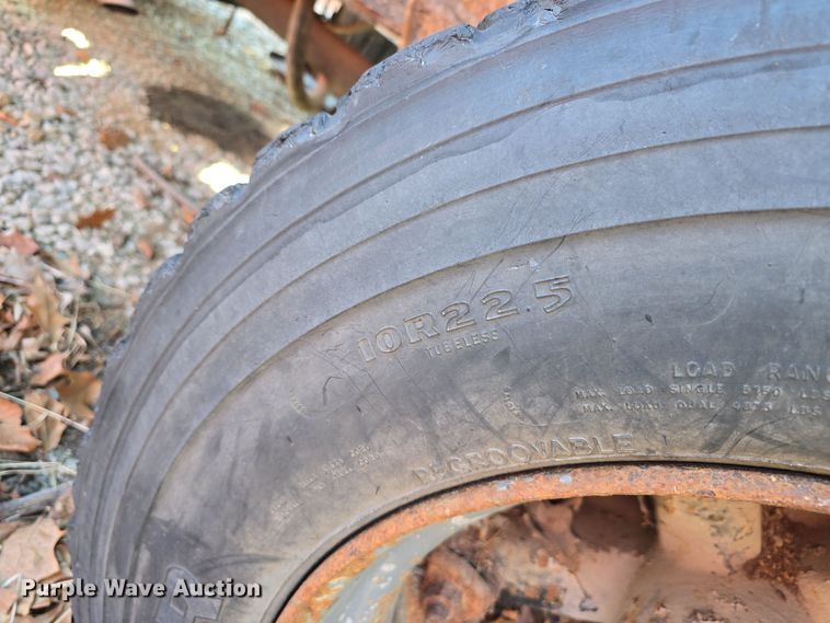 image for item DW3066 1996 Ford F700 dump truck