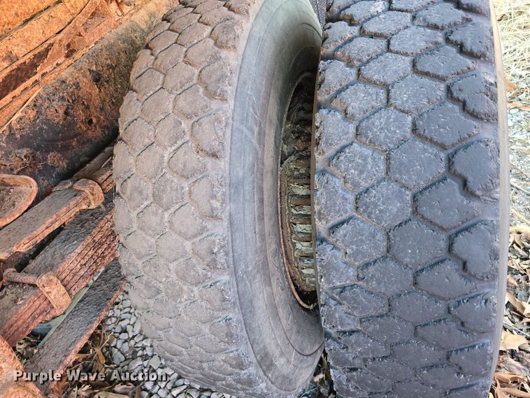 image for item DW3066 1996 Ford F700 dump truck