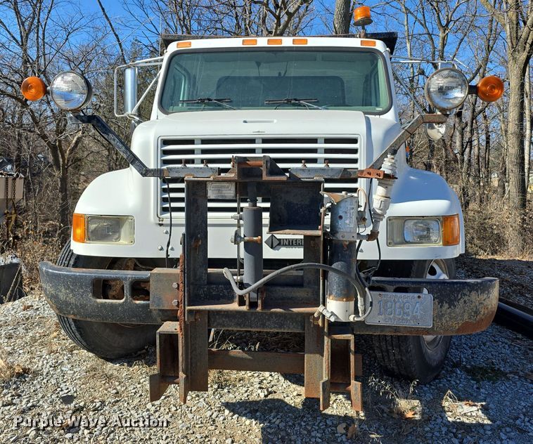 image for item DW3067 2000 International 4700 dump truck