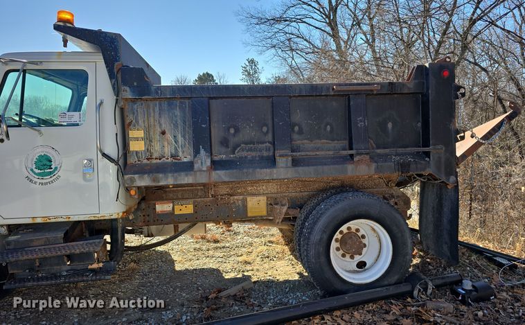 image for item DW3067 2000 International 4700 dump truck