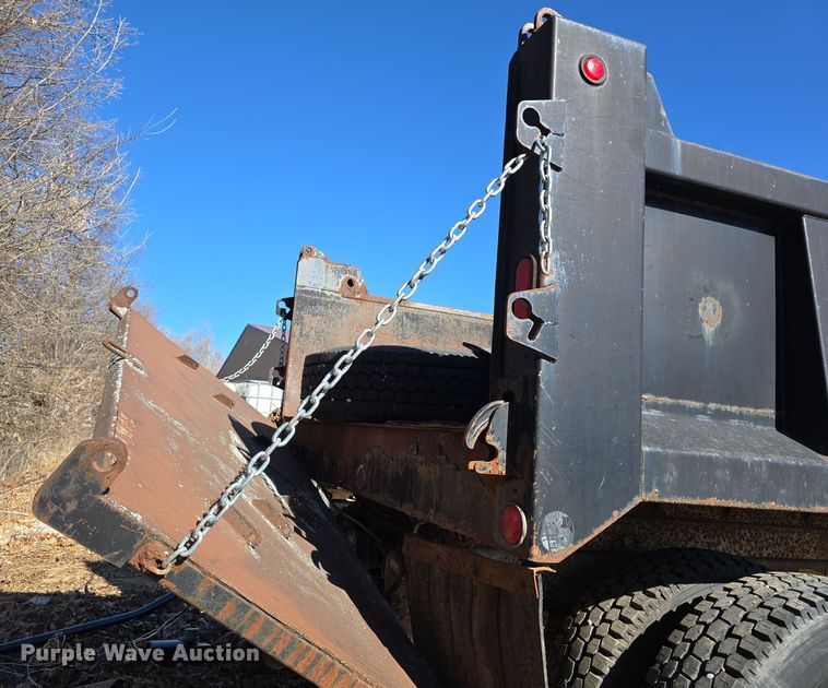 image for item DW3067 2000 International 4700 dump truck