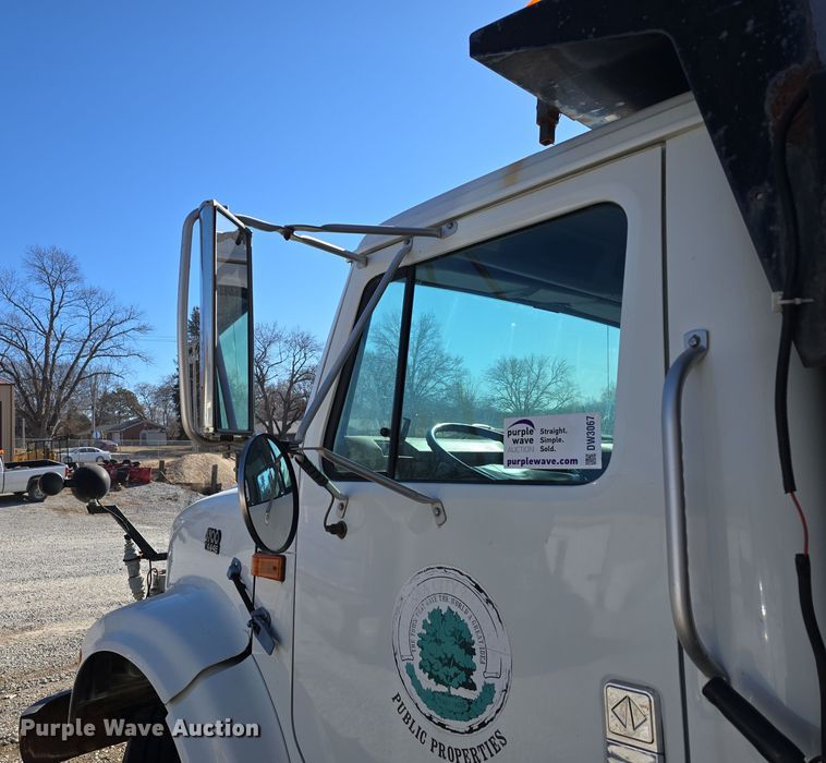 image for item DW3067 2000 International 4700 dump truck