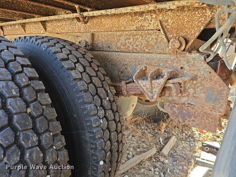 image for item DW3067 2000 International 4700 dump truck