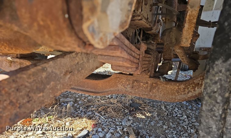 image for item DW3067 2000 International 4700 dump truck