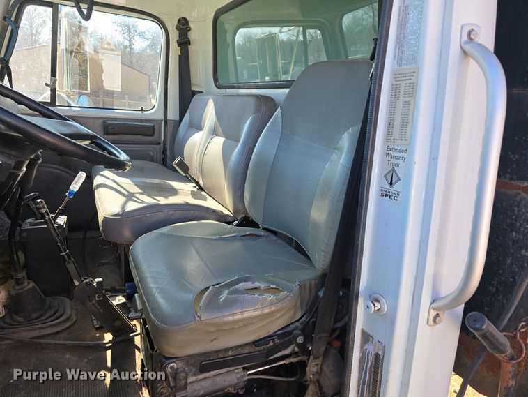 image for item DW3067 2000 International 4700 dump truck