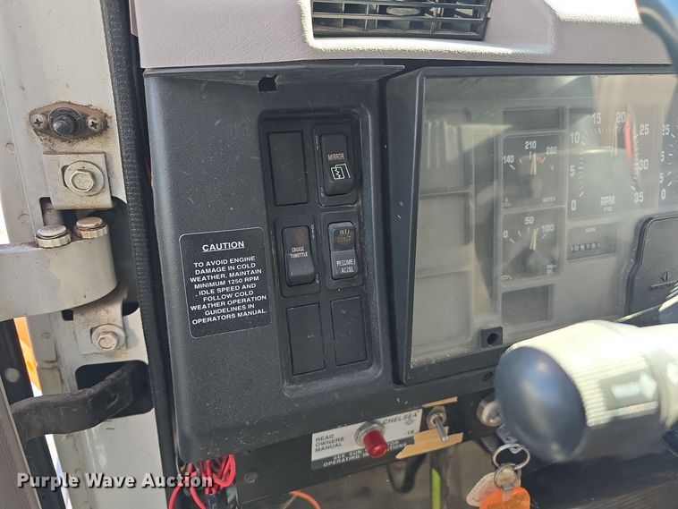 image for item DW3067 2000 International 4700 dump truck