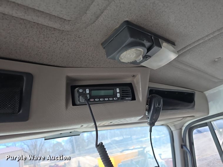 image for item DW3067 2000 International 4700 dump truck