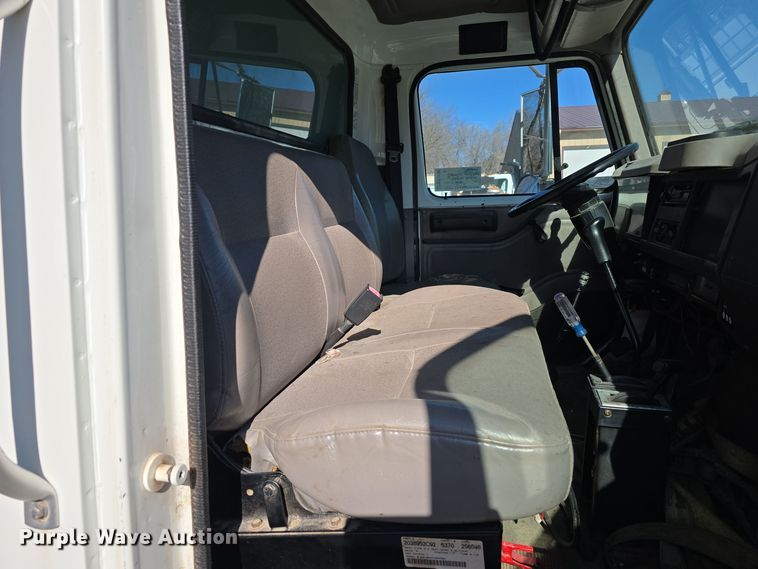 image for item DW3067 2000 International 4700 dump truck