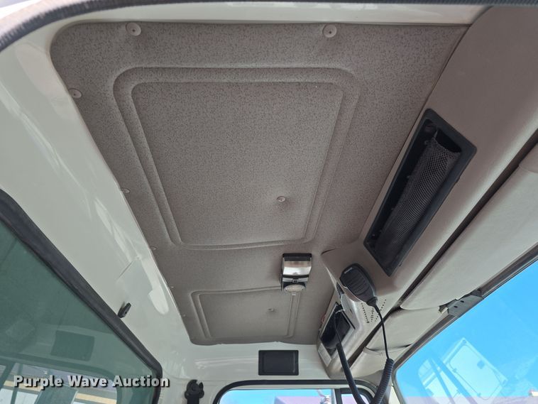 image for item DW3067 2000 International 4700 dump truck