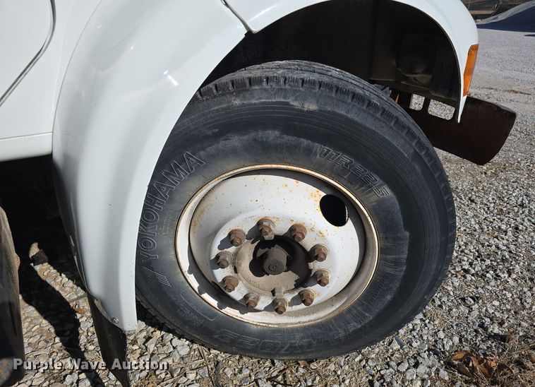 image for item DW3067 2000 International 4700 dump truck