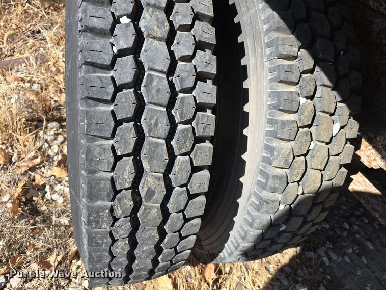 image for item DW3067 2000 International 4700 dump truck