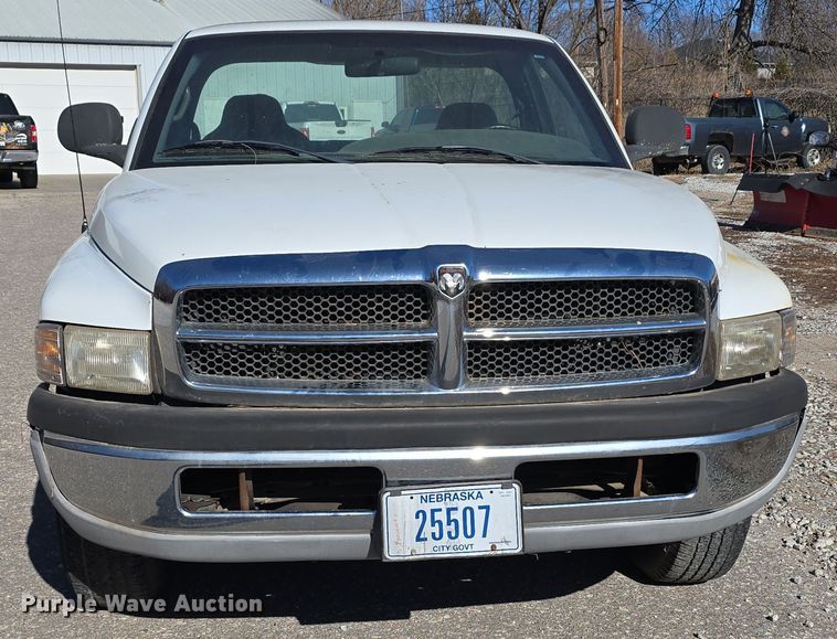 image for item DW3069 2001 Dodge Ram 1500 pickup truck