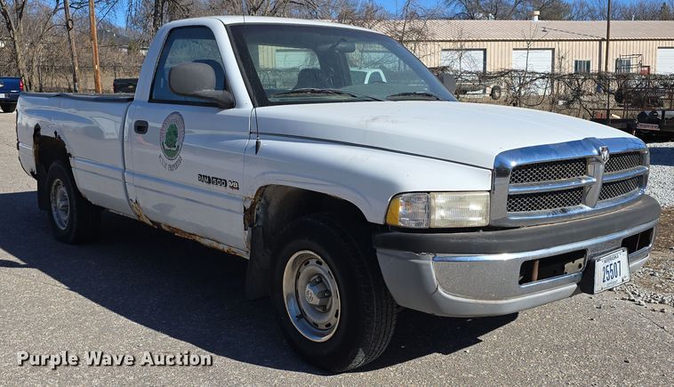 image for item DW3069 2001 Dodge Ram 1500 pickup truck