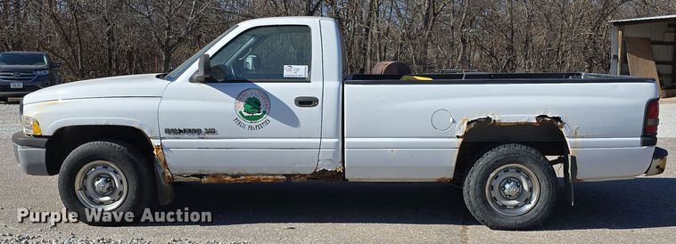 image for item DW3069 2001 Dodge Ram 1500 pickup truck