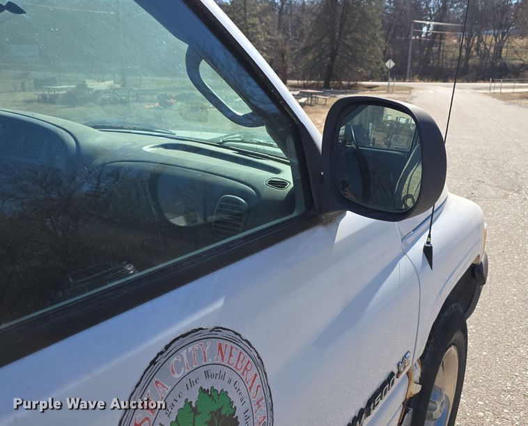 image for item DW3069 2001 Dodge Ram 1500 pickup truck