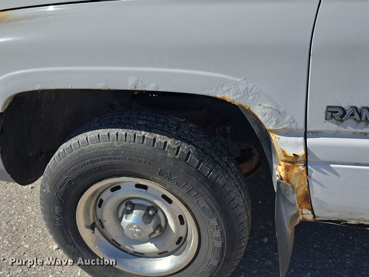 image for item DW3069 2001 Dodge Ram 1500 pickup truck