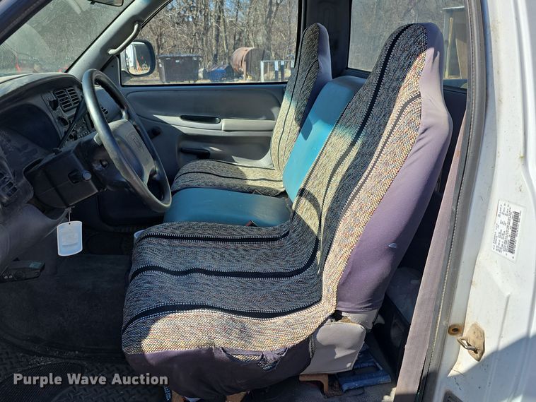 image for item DW3069 2001 Dodge Ram 1500 pickup truck