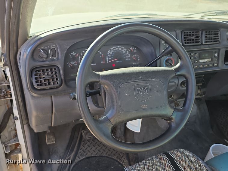 image for item DW3069 2001 Dodge Ram 1500 pickup truck