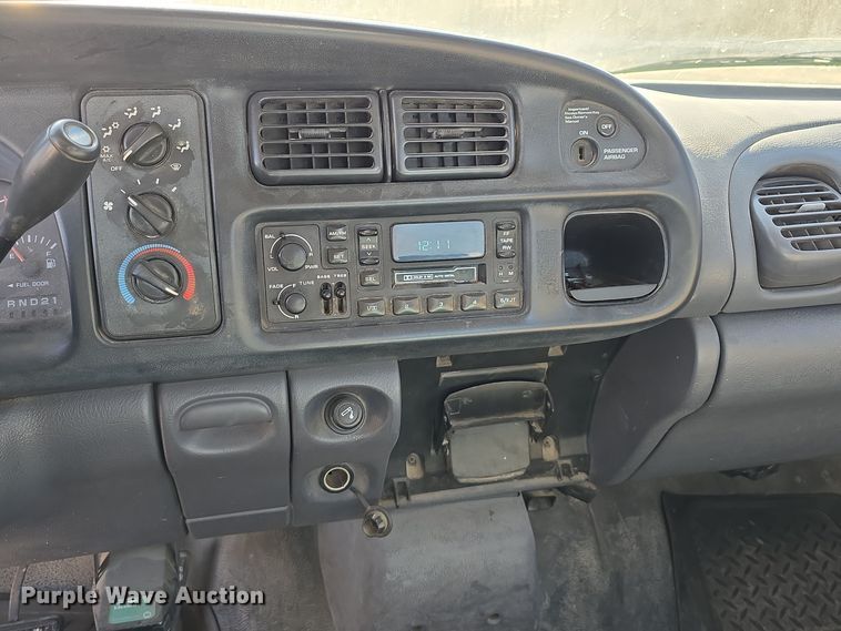 image for item DW3069 2001 Dodge Ram 1500 pickup truck