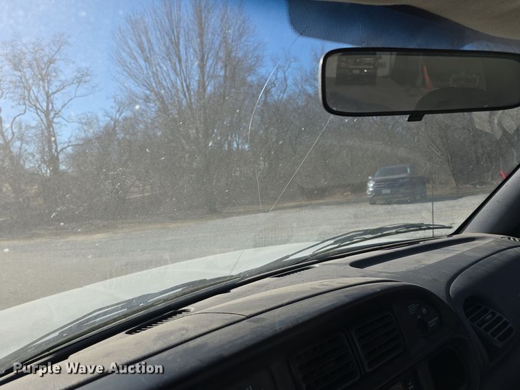 image for item DW3069 2001 Dodge Ram 1500 pickup truck