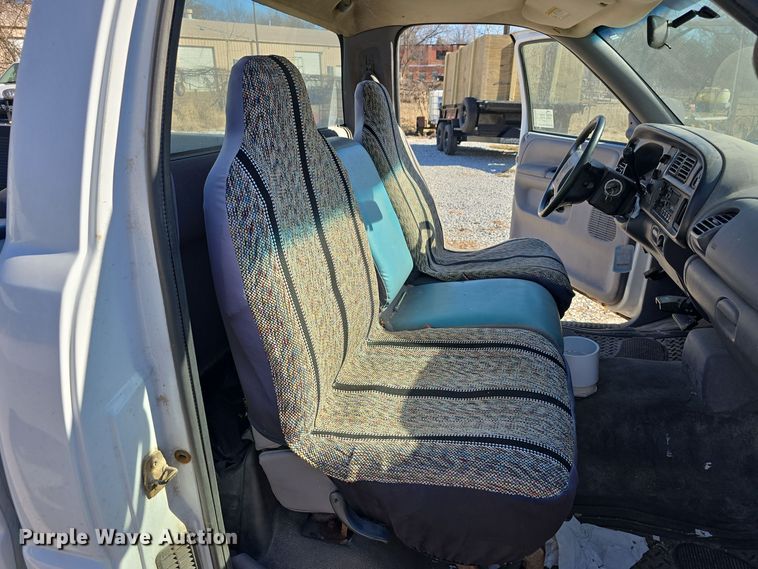 image for item DW3069 2001 Dodge Ram 1500 pickup truck