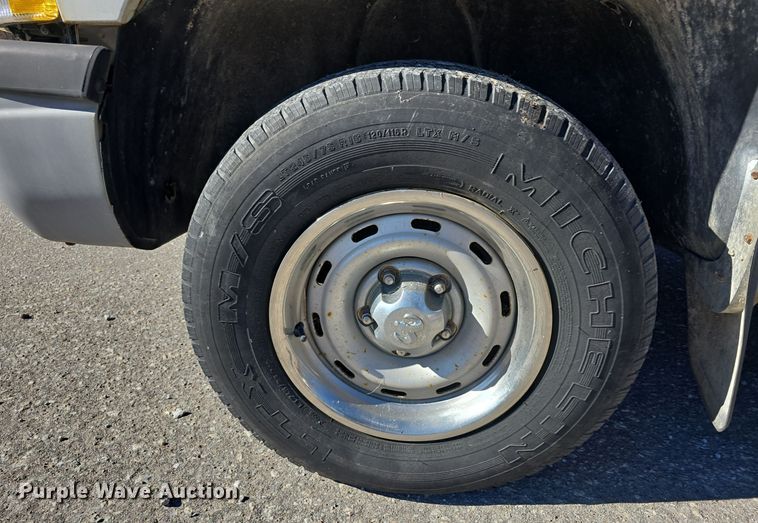 image for item DW3069 2001 Dodge Ram 1500 pickup truck