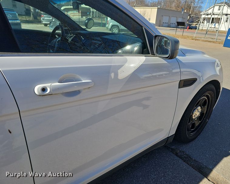 image for item DW3070 2013 Ford Taurus Police Interceptor 