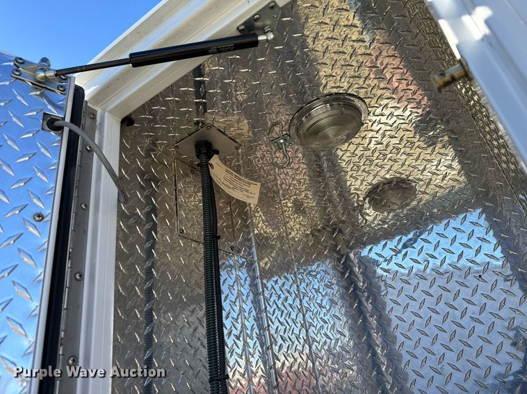 image for item DX3847 2003 Ford E450 Super Duty ambulance