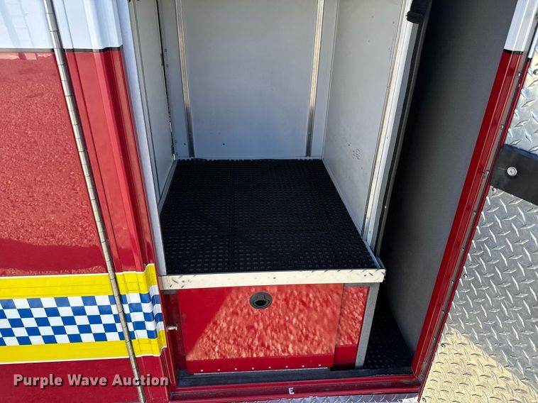 image for item DX3847 2003 Ford E450 Super Duty ambulance