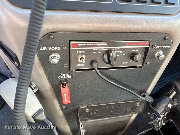 image for item DX3847 2003 Ford E450 Super Duty ambulance