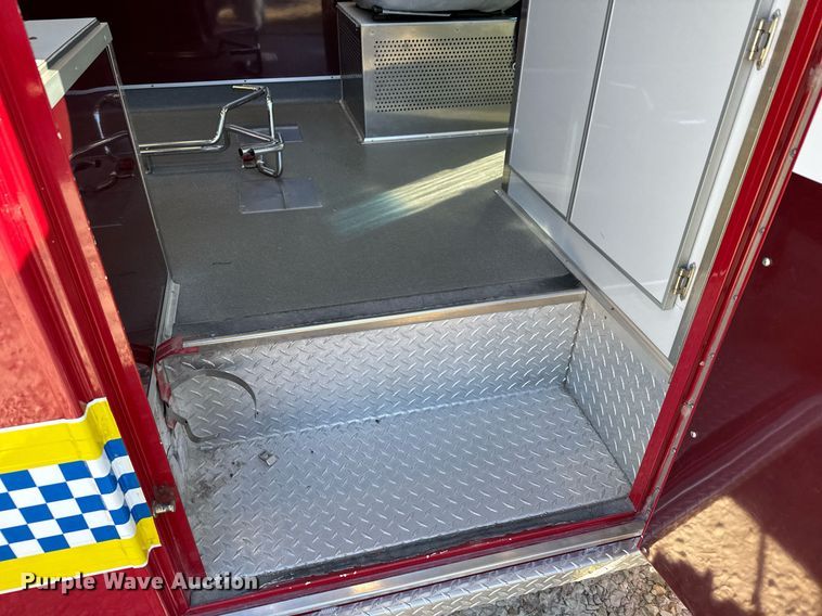 image for item DX3847 2003 Ford E450 Super Duty ambulance