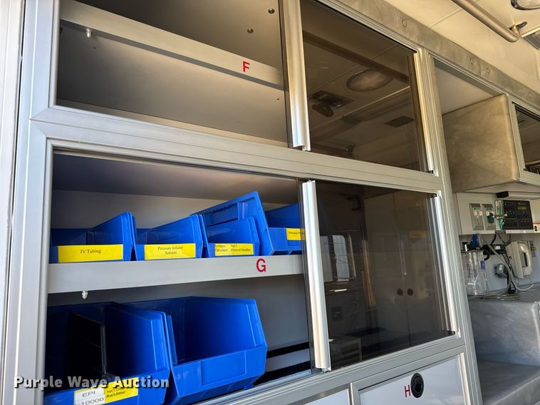 image for item DX3847 2003 Ford E450 Super Duty ambulance