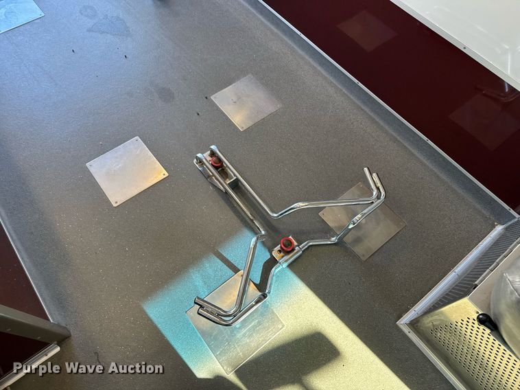 image for item DX3847 2003 Ford E450 Super Duty ambulance