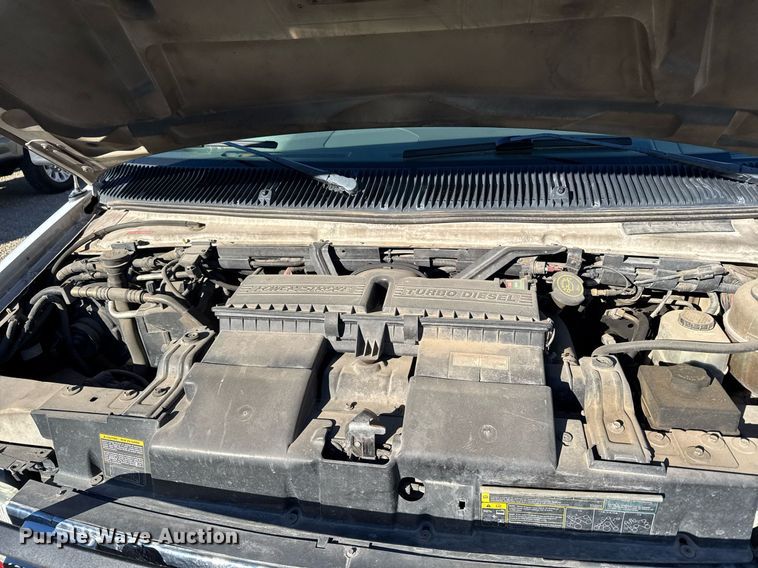 image for item DX3847 2003 Ford E450 Super Duty ambulance